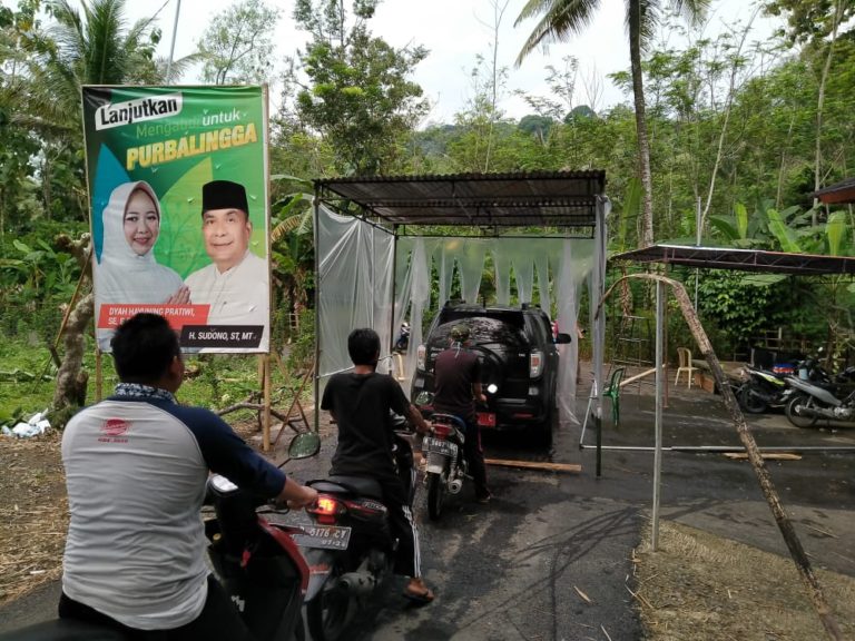 Cegah Corona, Warga Desa Grantung Patungan Buat Penyemprotan Disinfektan Otomatis